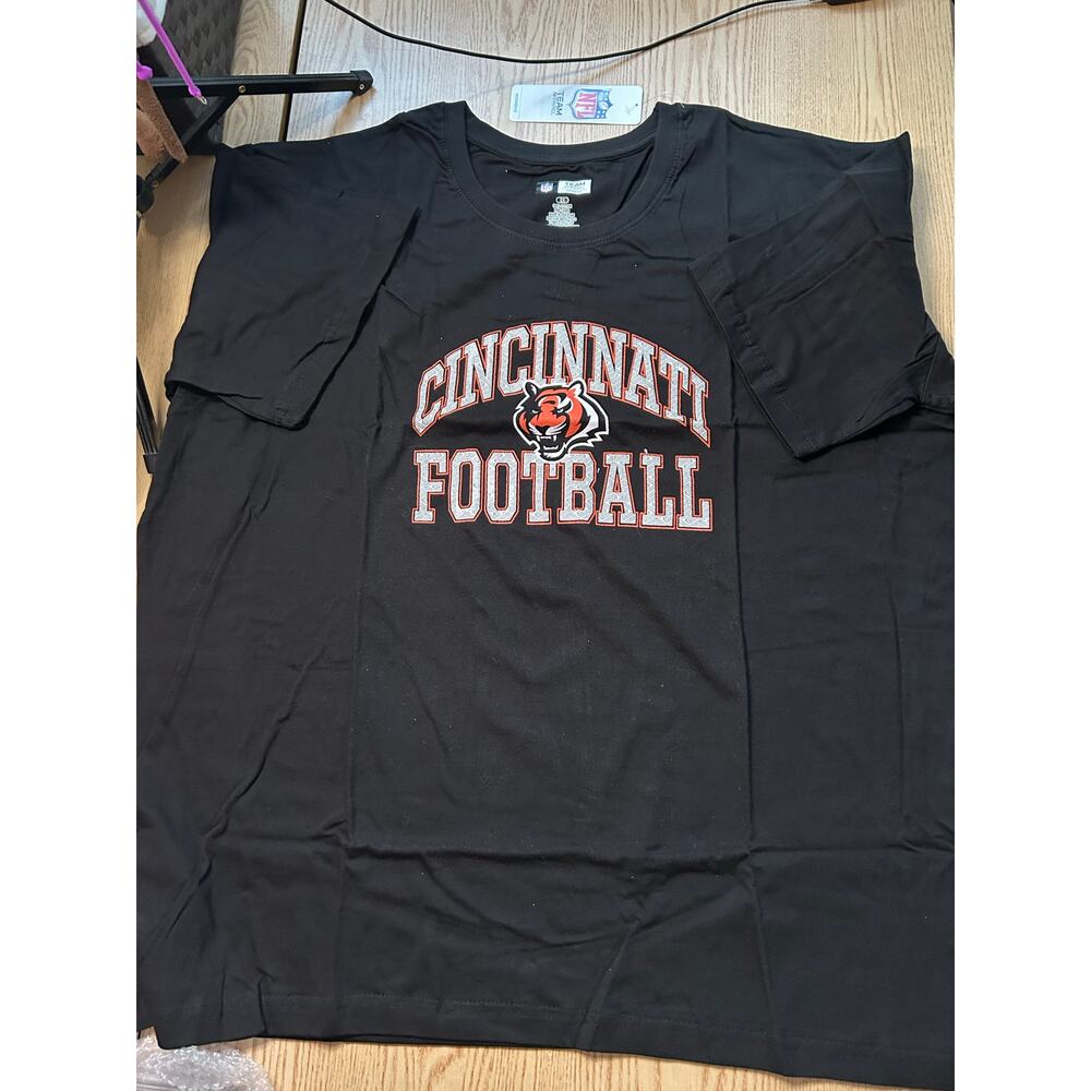New Women’s NFL Team Apparel Cinnanati Bengals Tshirt Cotton Black size 2X
